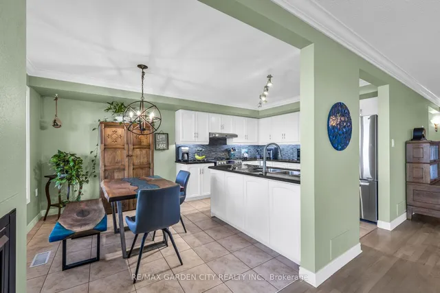 Additional image 11 of 515 North Service Rd Unit 23