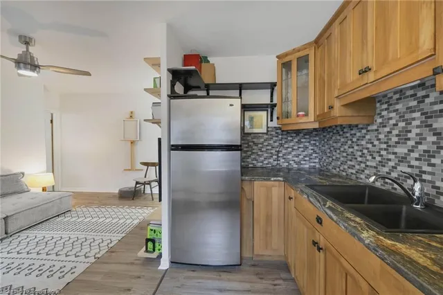 Additional image 16 of 40 Robinson St Unit 407