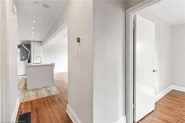 Additional image 23 of 136 Brantdale Ave