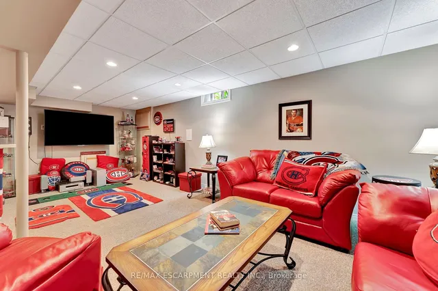 Additional image 26 of 19 Falconridge Dr