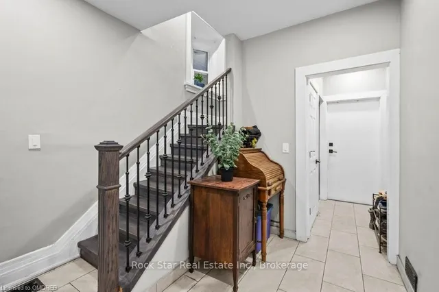 Additional image 5 of 191 WENTWORTH St