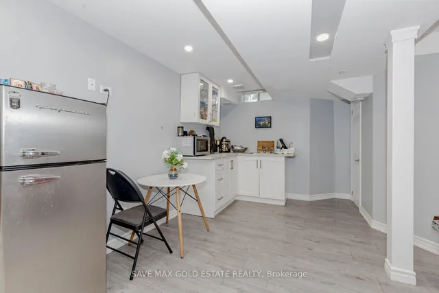 Additional image 32 of 1201 Mowat Lane