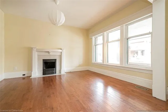 Additional image 30 of 31 St Clair Ave