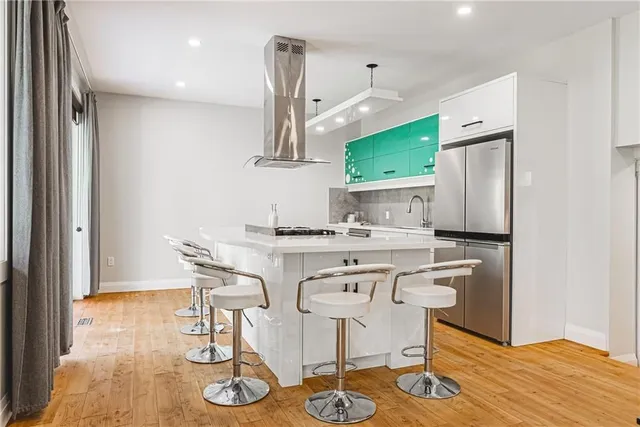 Additional image 20 of 829 FOREST GLEN Ave