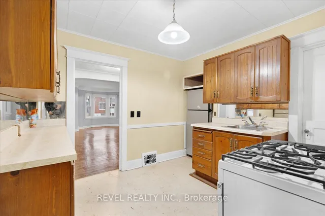 Additional image 9 of 105 Edgemont St