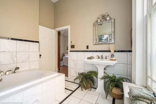 Additional image 33 of 30 South St