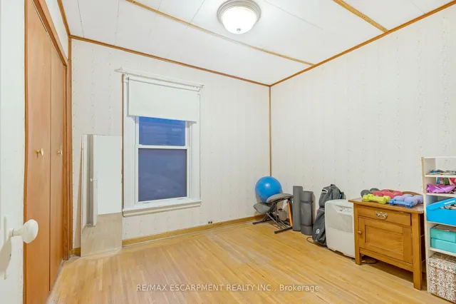 Additional image 15 of 528 Hughson St