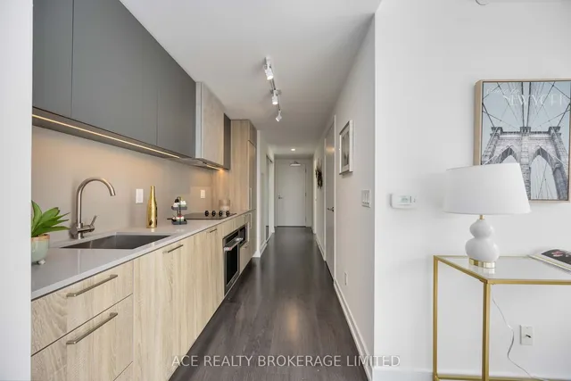 Additional image 7 of 19 Western Battery Rd Unit 2607