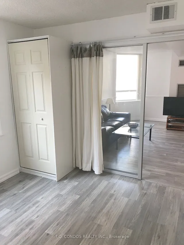 Additional image 8 of 633 Bay St Unit 511