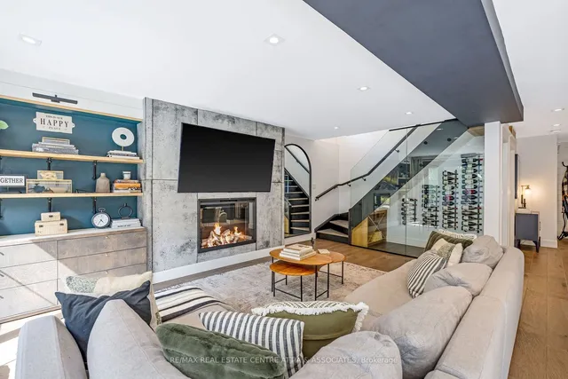 Additional image 11 of 714 Robertson Cres