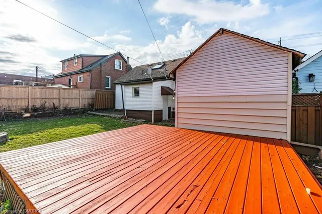 Additional image 30 of 937 Garth St