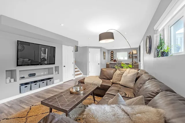Additional image 29 of 98 FORESTGATE Dr