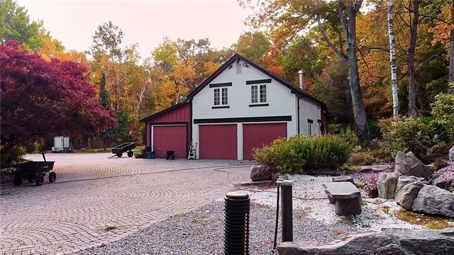 Additional image 14 of 1251 Britannia Rd