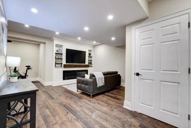 Additional image 27 of 48 PALOMINO Dr