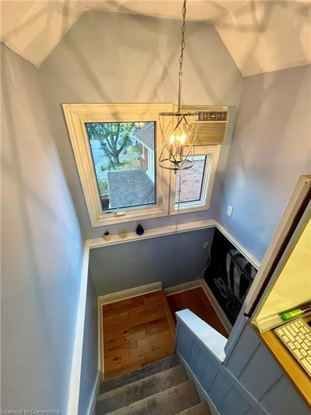 Additional image 32 of 57 Newton Ave