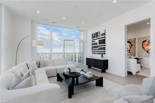 Additional image 36 of 2007 James St Unit 2201