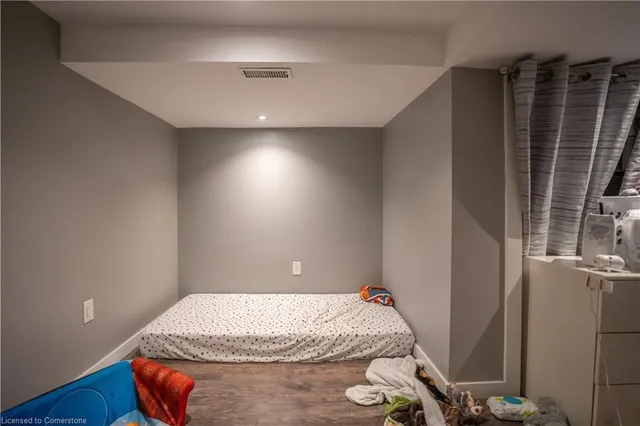 Additional image 12 of 163 Emerald St