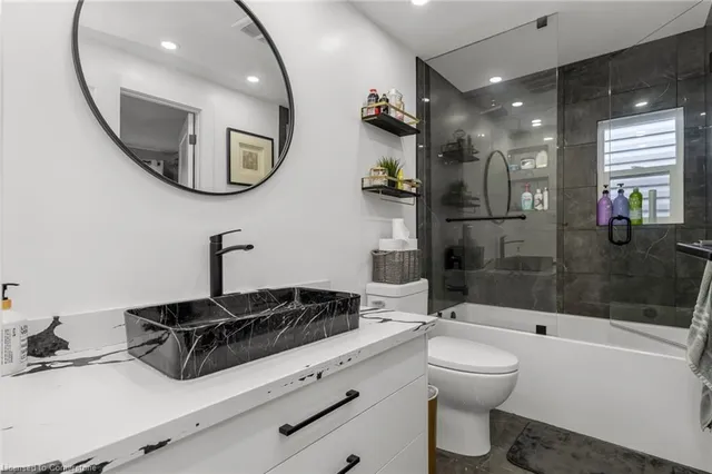 Additional image 15 of 65 Memorial Ave