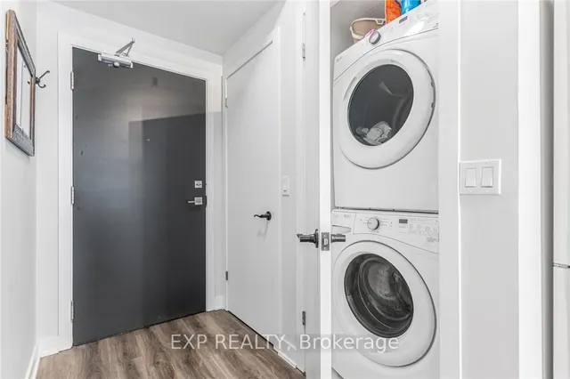 Additional image 3 of 5220 Dundas St Unit 312