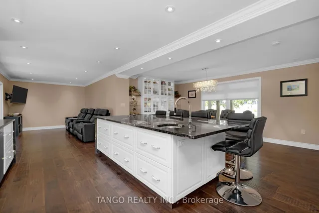 Additional image 11 of 6739 Fifth Line