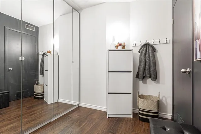 Additional image 22 of 2010 CLEAVER Ave Unit 103