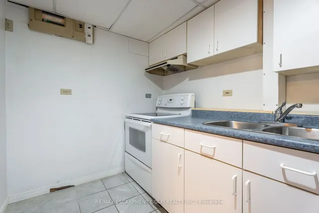 Additional image 33 of 54 Goldcrest Dr