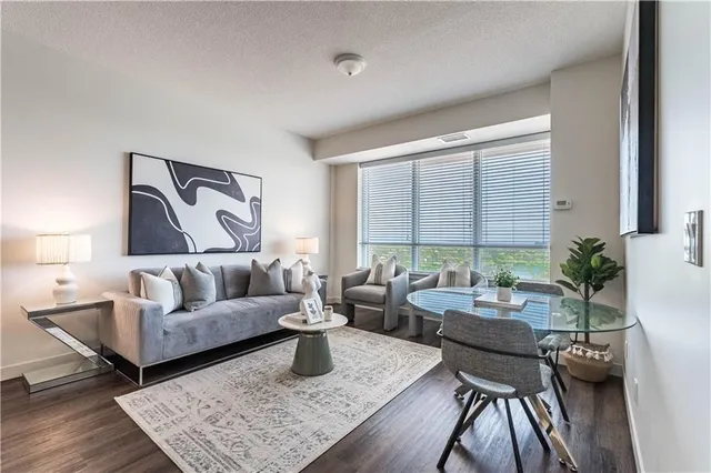 Additional image 16 of 2081 FAIRVIEW St Unit 1406