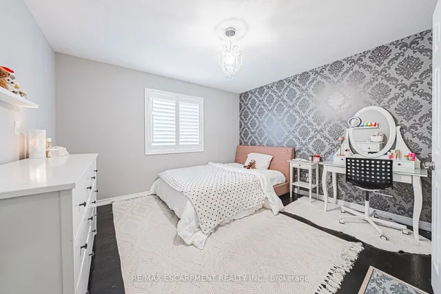 Additional image 20 of 48 Madonna Dr