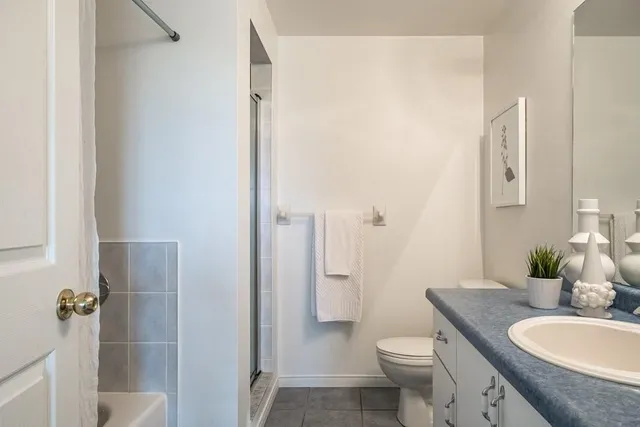 Additional image 18 of 3497 UPPER MIDDLE Rd Unit 409