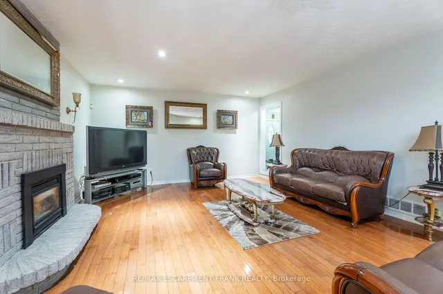 Additional image 28 of 7 GRANDOAKS Dr