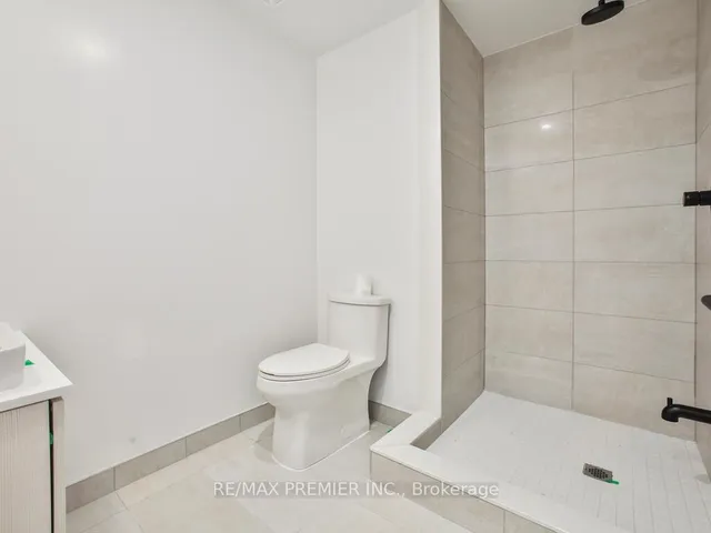 Additional image 32 of 108 Peter St Unit 1715