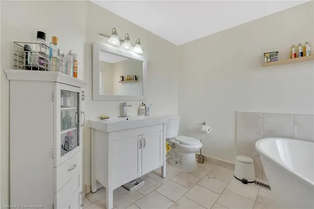 Additional image 23 of 196 Amberly Blvd