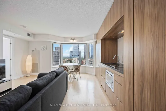 Additional image 6 of 155 Yorkville Ave Unit 2604