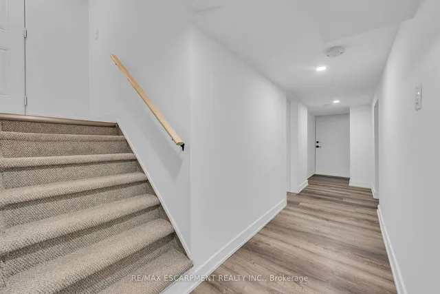 Additional image 26 of 21 Weir St