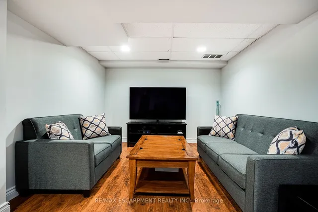 Additional image 30 of 31 Moss Blvd Unit 17