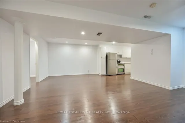 Additional image 24 of 76 Redfern Ave