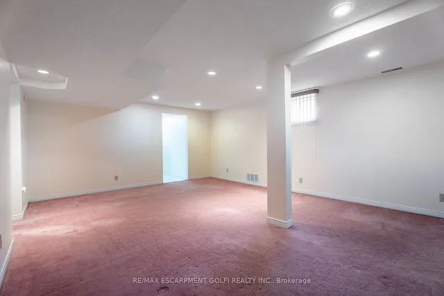 Additional image 32 of 54 Goldcrest Dr