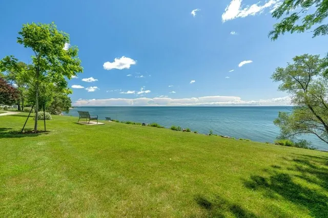 Additional image 46 of 5250 LAKESHORE Rd Unit 2006