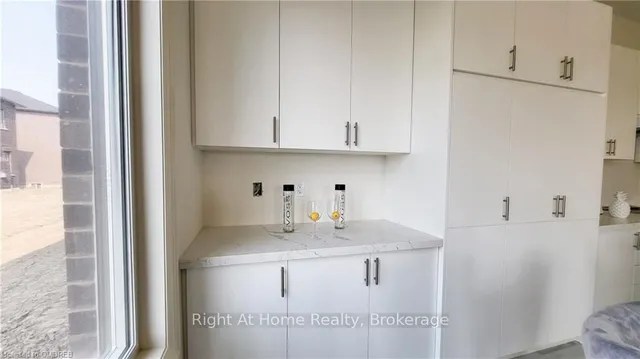 Additional image 11 of 466 HUMPHREY St