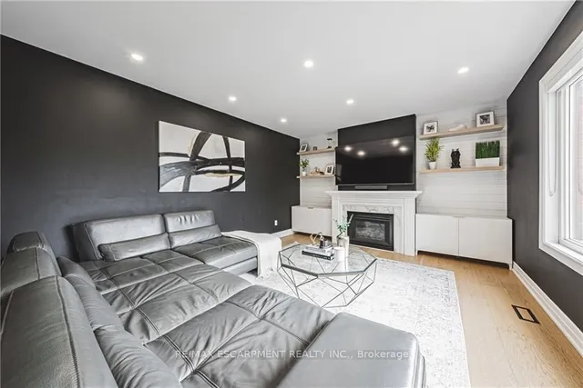 Additional image 17 of 14 Dolphin Pl