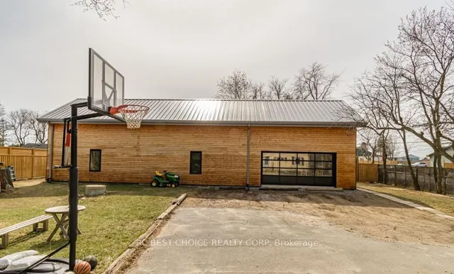 Additional image 11 of 9950 Britannia Rd