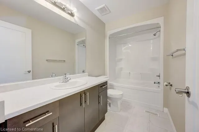 Additional image 30 of 114 Laguna Village Cres