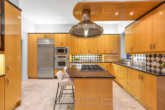 Additional image 11 of 125 Hazelton Ave