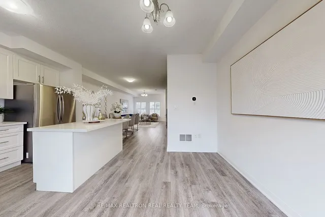 Additional image 16 of 28 Laguna Village Cres