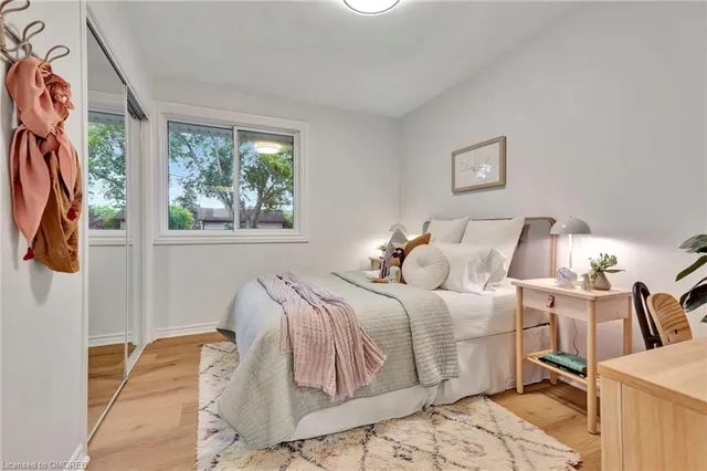 Additional image 10 of 330 Duncombe Dr