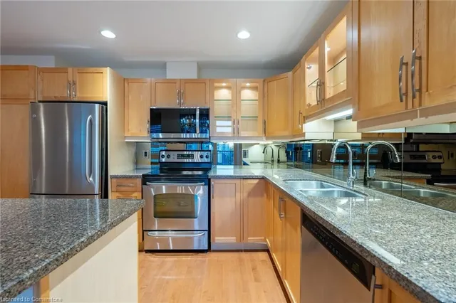 Additional image 15 of 399 Elizabeth St Unit 611