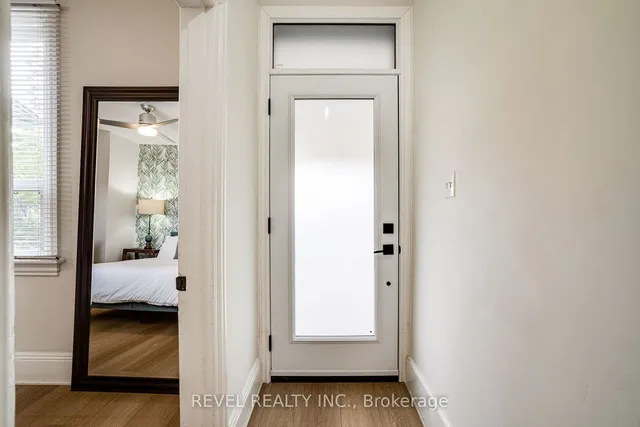 Additional image 35 of 44 Steven St