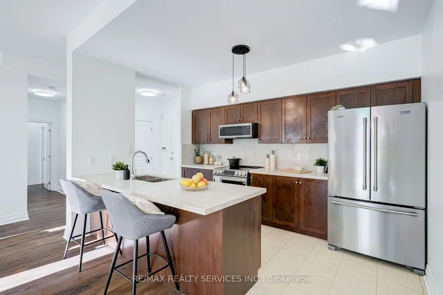 Additional image 11 of 5070 Fairview St Unit 105