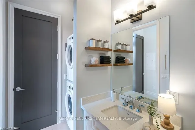 Additional image 27 of 112 KING St Unit LPH10