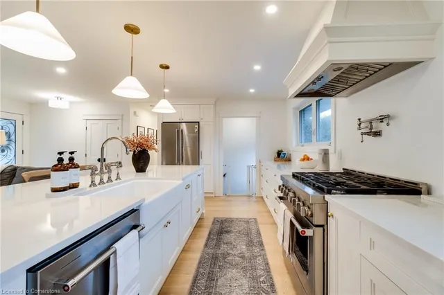 Additional image 24 of 685 Iroquois Ave